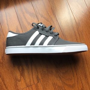 Men’s Seely Adidas shoes 👟